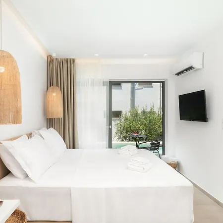Golden Bee Lifestyle 4*